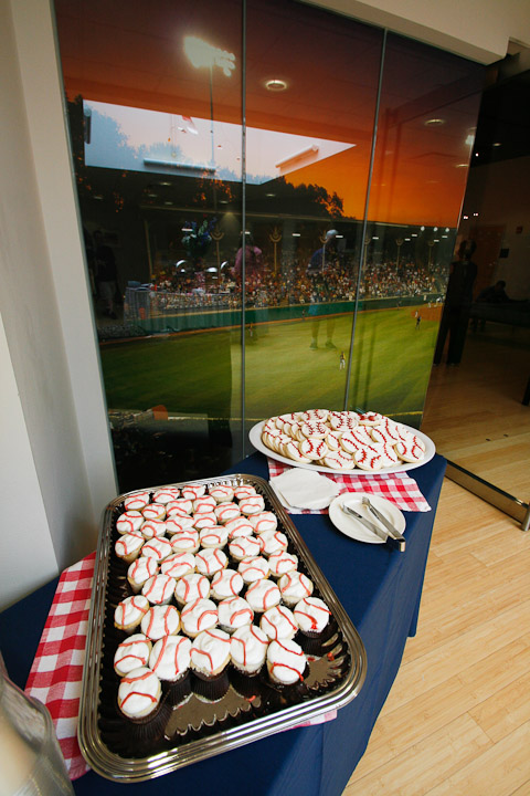 Baseball cookies and cupcakes replace 