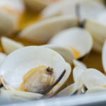 ... serving up succulent clams ...