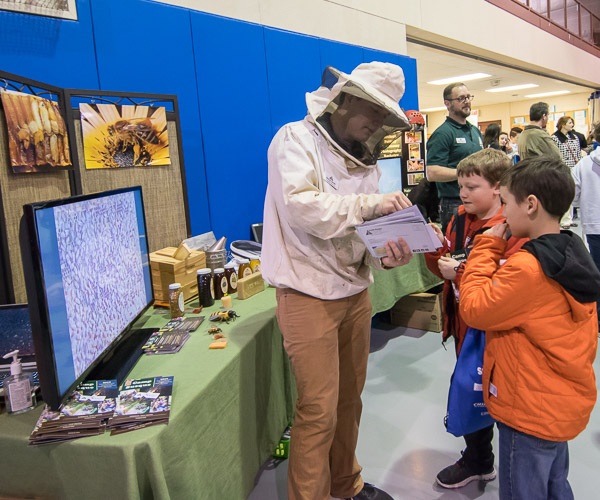 Young scholars briefly become
