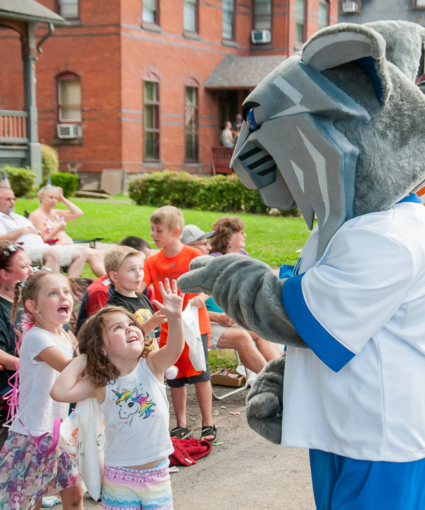 The roar of the crowd, Wildcat-style