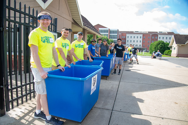 A long line of capable collaborators for move-in Saturday