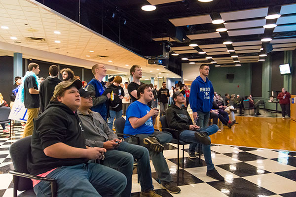 The Penn's Inn crowd, in thrall of competition