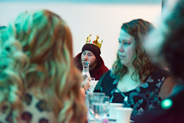 In order to solve this mystery, you can't take your eyes off anyone!