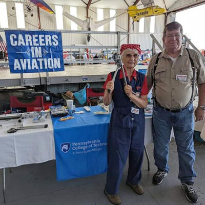 Trate poses with Inman ...