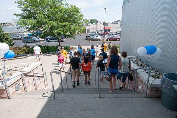 New students check in at College Avenue Labs ...