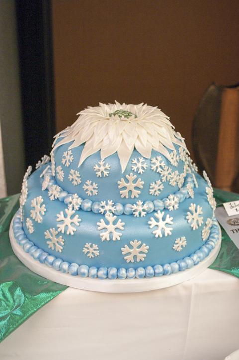 A cake titled “Glisten,” made by Liliana M. Strunk, scores a third-place finish.