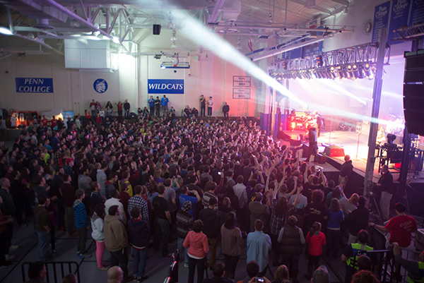 Attendees crowd the Bardo floor for one of the college's first major concerts in years.