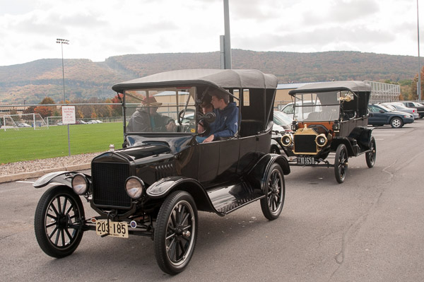 Students visiting collision-repair facilities had the opportunity to learn how 1920s Ford Model T engines work. 