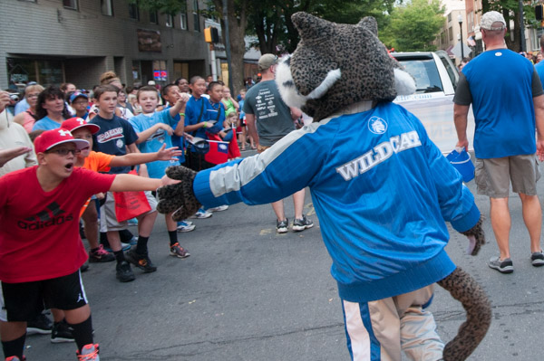 The Wildcat gives furry fives.