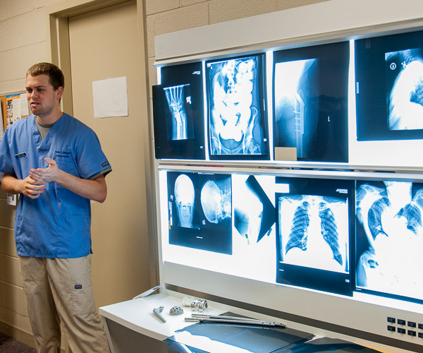 Aaron R. Curry, a radiography student from Hamburg, introduces high schoolers to radiography by showing some interesting X-ray images.