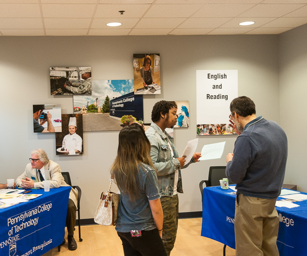 Tutoring and mentoring services offered through the Academic Success Center were explained in the Student & Administrative Services Center.