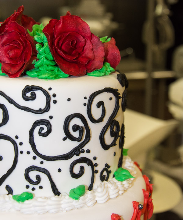 Romantic red roses and hand-piped details