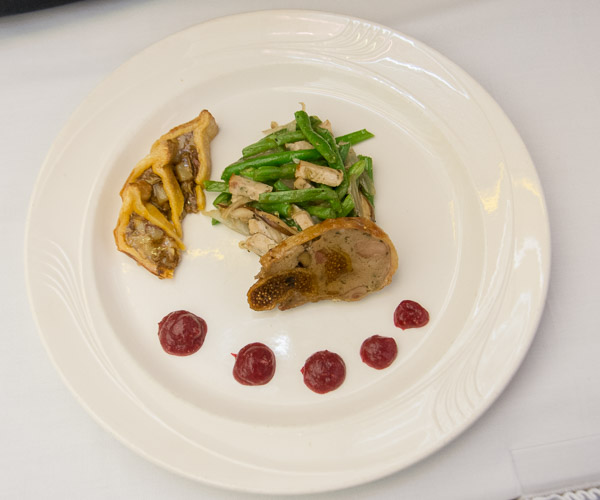 - … with a “Winter Holiday” spread that comprised duck roulade, turkey and apple sausage, sautéed green beans with mushrooms, garlic and shallots, and cranberry fig compote.