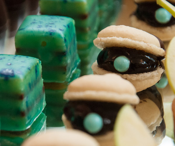 Kepley’s mint and hazelnut petit fours and blueberry macarons remind guests of the water element.