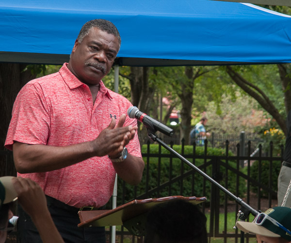 Hall of Famer Eddie Murray, who spent the bulk of his major league career with the Baltimore Orioles, gives the players a hand and encourages them to – above all – have fun.