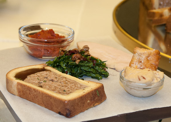 The “Best of Show” charcuterie board by Potrzebowski and Thomas (as well as the accompanying cold platter shown above) features a “Beer & Pub Style Christmas.”<br />
