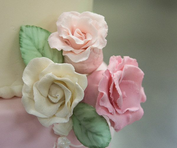 Delicate roses decorate Dull’s showpiece.
