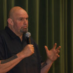 Fetterman welcomes the ACC crowd and sets ground rules for respectful dialogue.