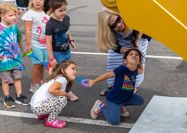 ... a closer look (with group leader Linda S. Dellaquila) included!