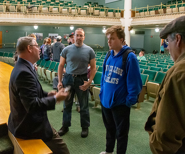 Among those seeking expertise after the talk are Tom Anderson, the college’s coordinator of WEDnetPA information technology services, and Robert B. Becker, an electrical technology student from Reading.