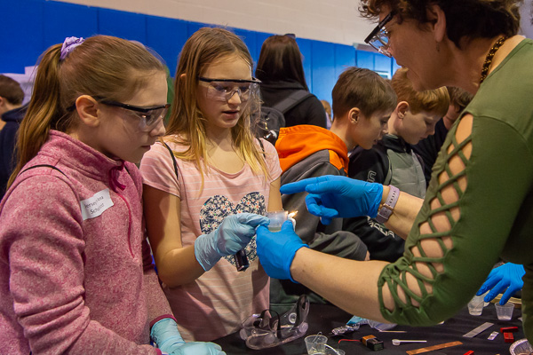 Kemtec and AquaPhoenix Scientific engage young minds in the conductivity of solutions.  