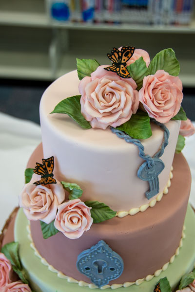 Detail shows delicate work on Miller's first-place cake.