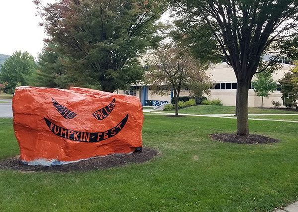 A campus centerpiece becomes a Rock o' Lantern to promote Student Engagement's Oct. 23 Pumpkin Fest.