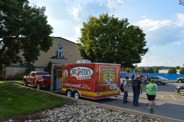 As if cute pooches weren't enough of a draw, Bruster's brought ice cream ...