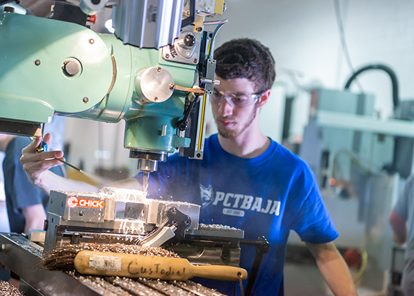 Pennsylvania College of Technology has been awarded a $314,440 PAsmart grant that will be used to familiarize middle school students with careers in manufacturing and construction. 