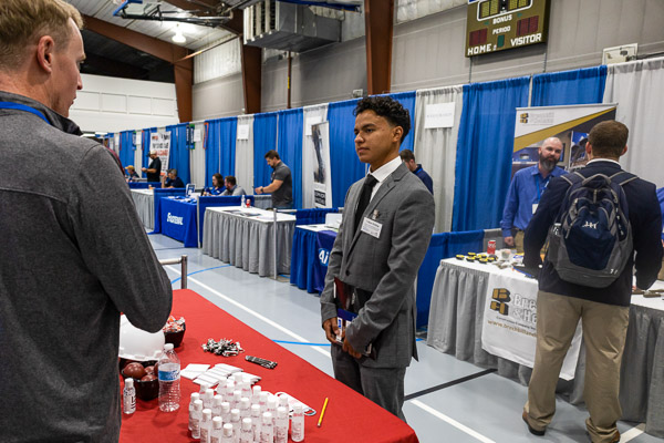 Celian E. Medina, a first-year construction management student, wastes no time in charting his future. The Hackettstown, N.J., resident here stops by the booth of L.F. Jennings Inc., a Falls Church, Va., general contractor.