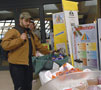 Campus 'fair' spotlights healthy alternatives to fast food