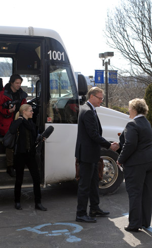 Olof Persson, president of Volvo Group World Wide, is welcomed to campus by Debra M. Miller, Penn College's director of corporate relations, outside Le Jeune Chef Restaurant.