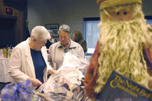 Attendees make their choices from more than three dozen creative entries.