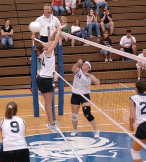 Wildcat women's volleyball team, in action at home against Penn State DuBois in September. (Photo by Phillip C. Warner, student writer%2Fphotographer)