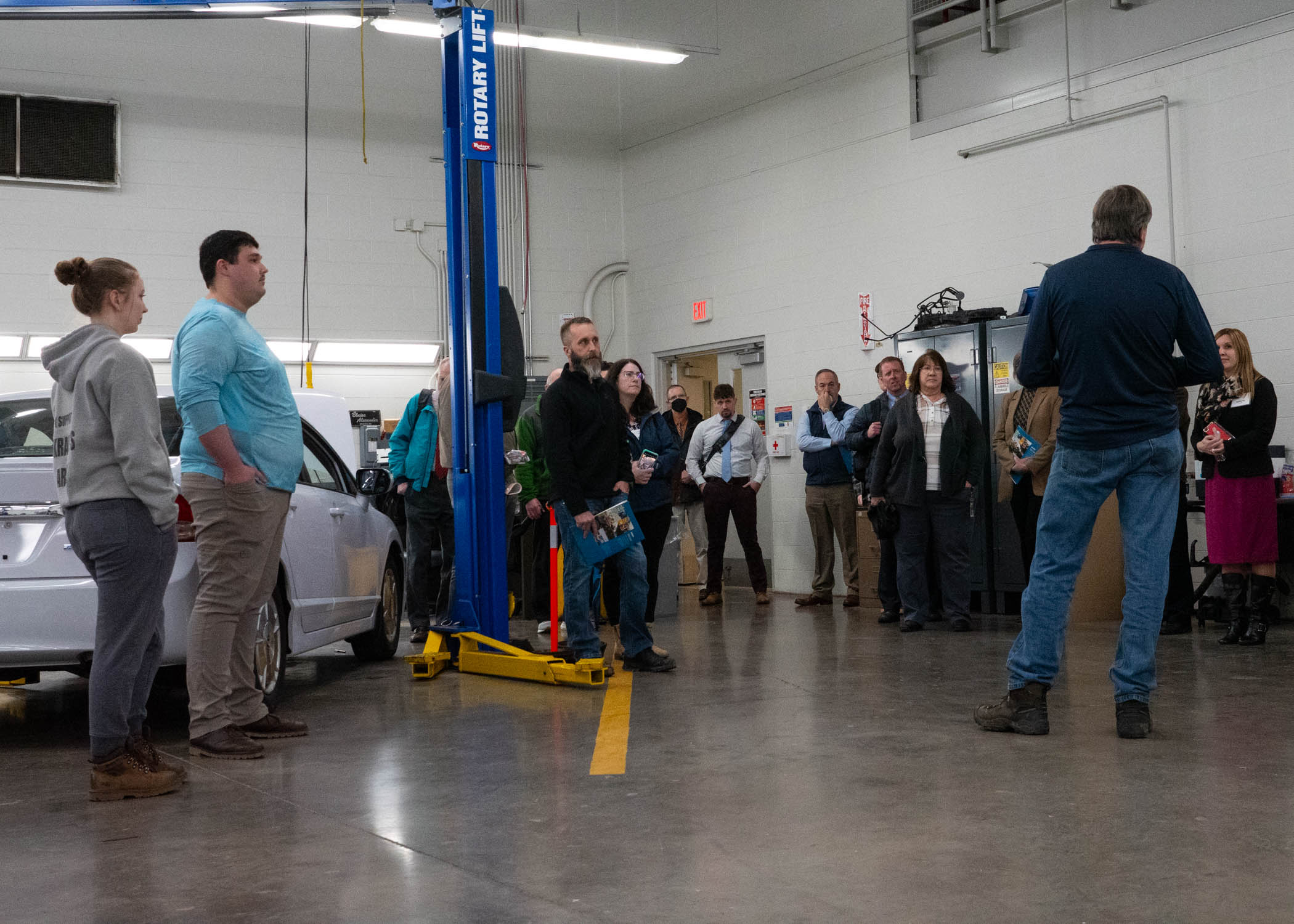 Electric vehicles topic of SEDA-COG hearing, lab tour