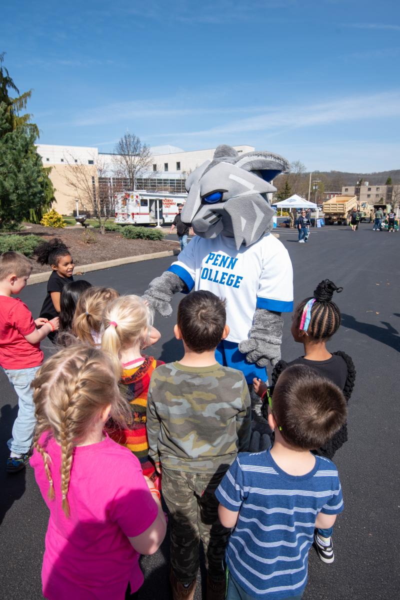 It’s always an extra-special day when the Wildcat joins the fun! Here, the campus celebrity mingles with Children’s Learning Center fans. 