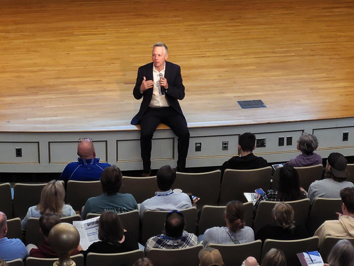 President Michael J. Reed talks to first-year students and their families in an informal sit-down conversation about the exciting times ahead.