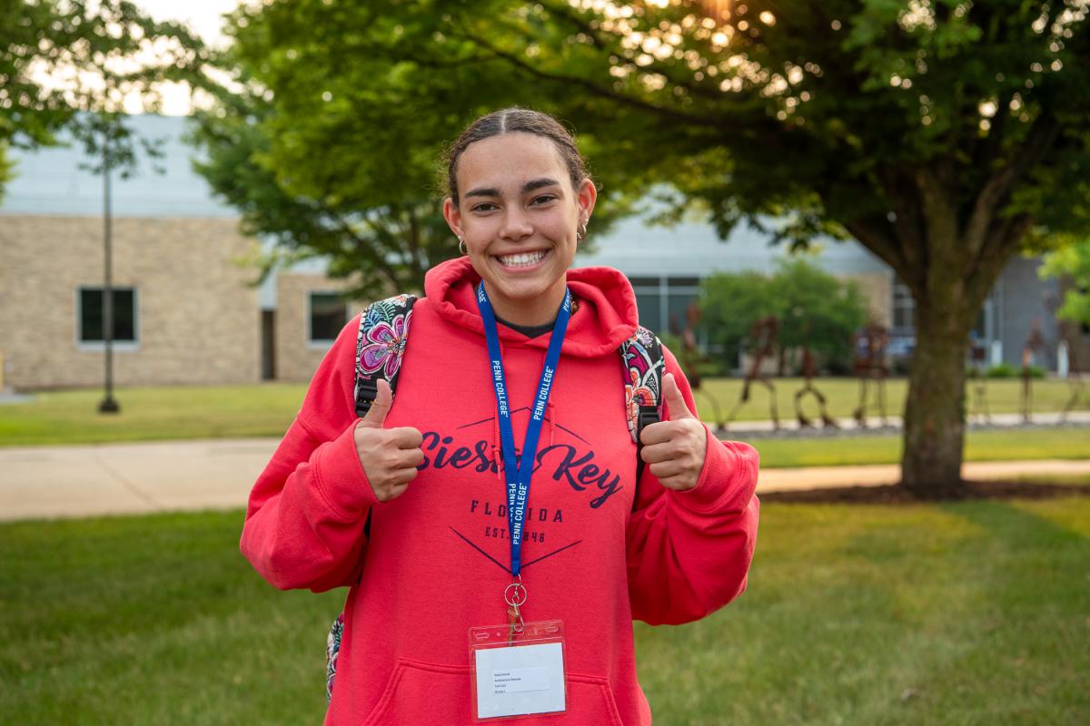 A “future architect” gives the summer scene “two thumbs up”! 