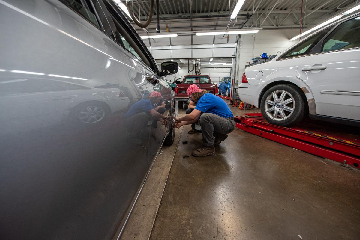 The spacious and well-equipped automotive labs give attendees broad opportunities to get their futures in gear.