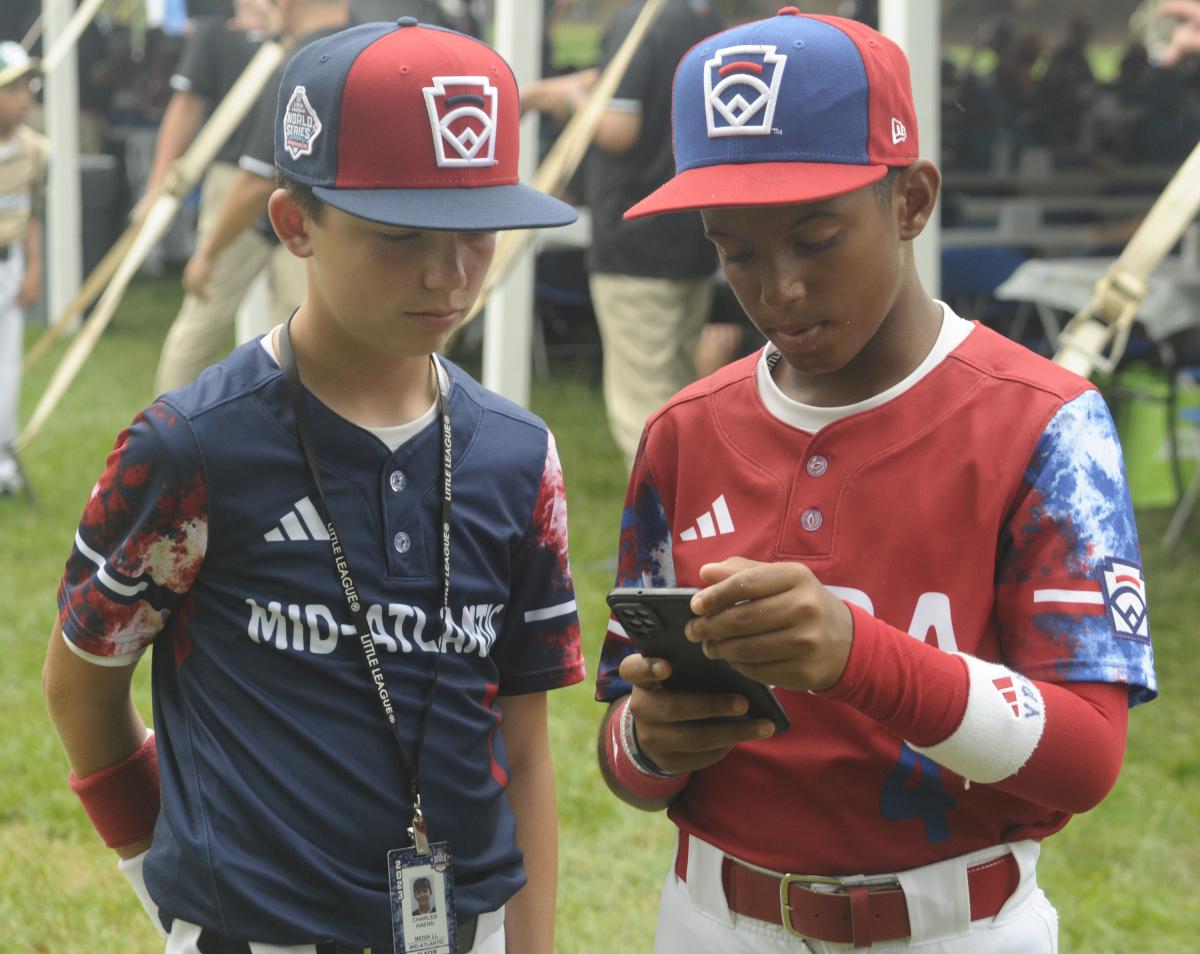 Players from the Mid-Atlantic (Media, Pa.) and Cuba (Bayamo) regions employ the international language of electronics.