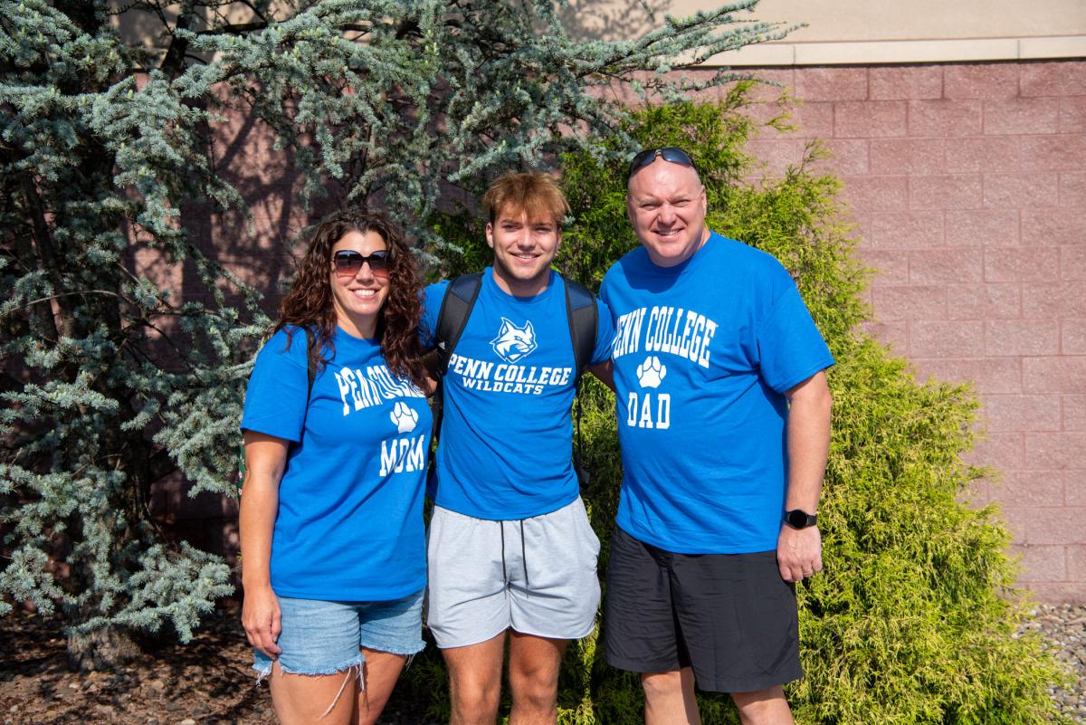 Bookended by his Penn College Mom and Dad, Jack C. Chamberlain, a first-year building construction technology student from Leesport, moves into Lancaster Hall. 