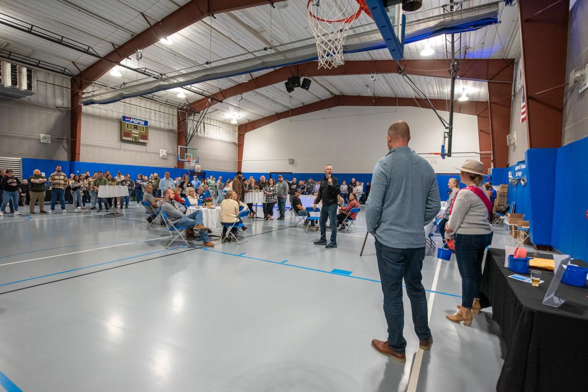 The president turns to Kevin L. Imes ’07, construction management, and ’03, building construction technology, and Whitnie-Rae Mays ’14, applied technology studies, and ’12, advertising art, to announce ...