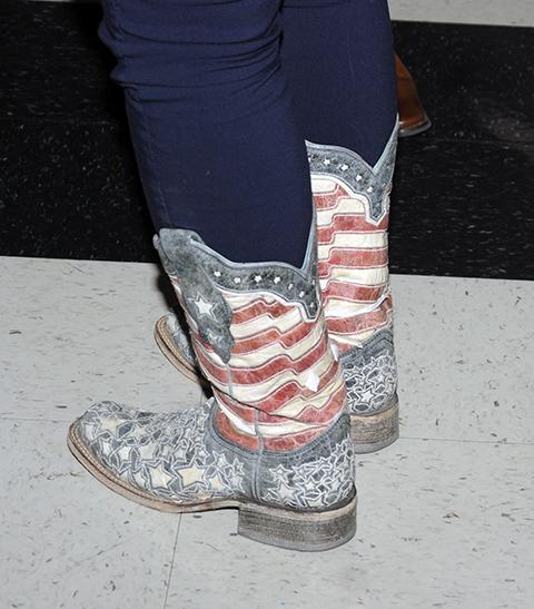 Cordrey wears her heart on her sleeve ... and her patriotism from head to stylish toe. "I don't like when veterans tell me, 'It's nothing. I was just doing my job,'" she emotionally said in accepting her award. "Because it's not 'nothing' to me." 